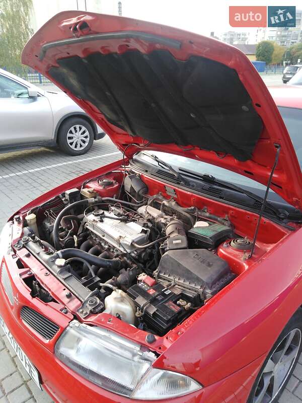 Ліфтбек Mitsubishi Carisma 1998 в Шептицькому