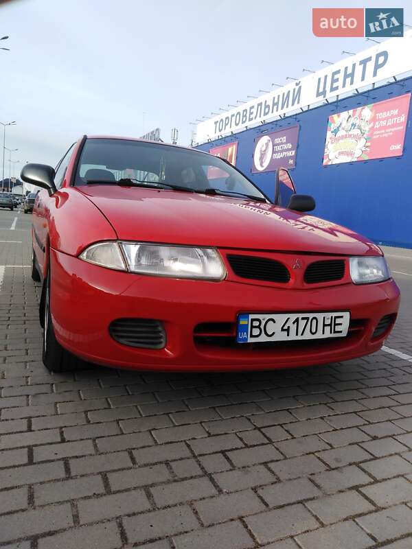 Ліфтбек Mitsubishi Carisma 1998 в Шептицькому