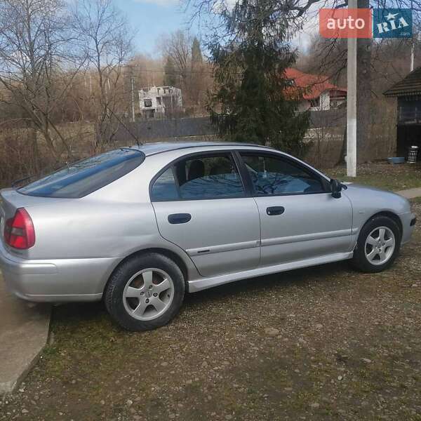 Седан Mitsubishi Carisma 2000 в Ивано-Франковске