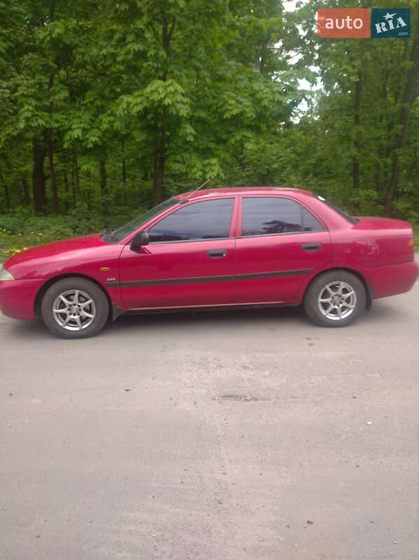 Седан Mitsubishi Carisma 1998 в Києві