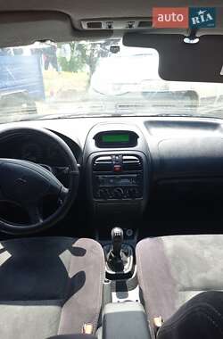 Седан Mitsubishi Carisma 2001 в 