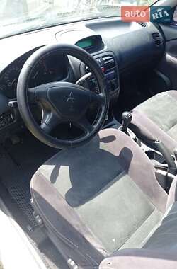 Седан Mitsubishi Carisma 2001 в 