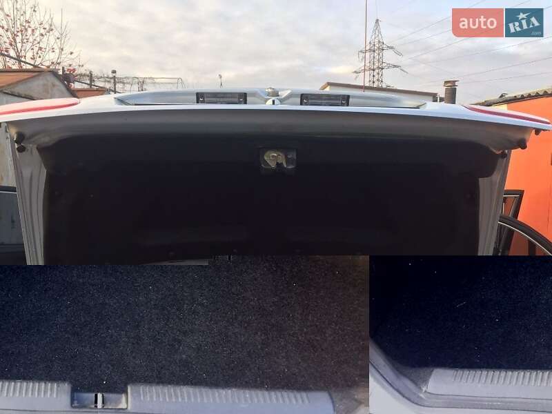 Седан Mitsubishi Carisma 2002 в Черкассах