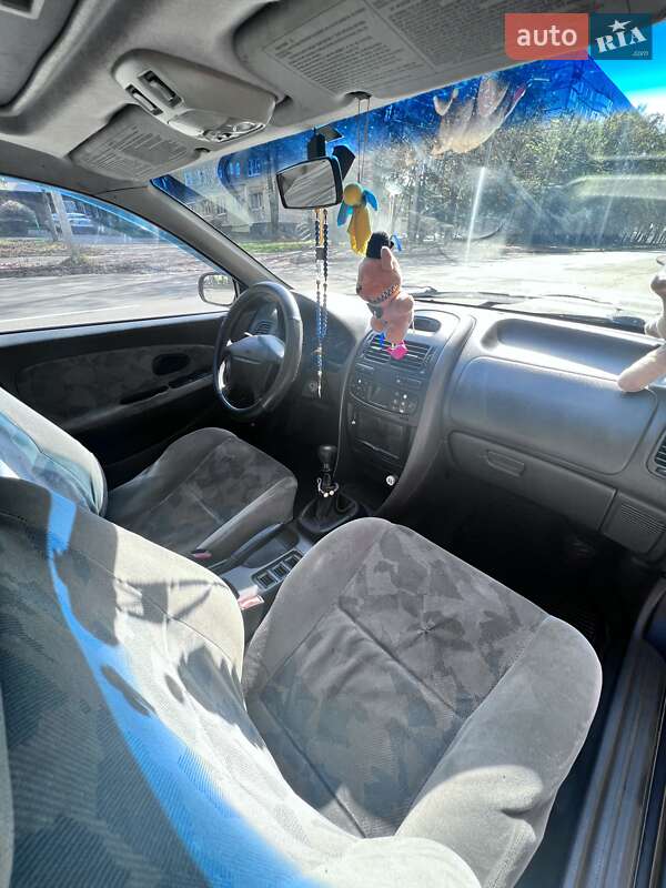 Ліфтбек Mitsubishi Carisma 1998 в Харкові