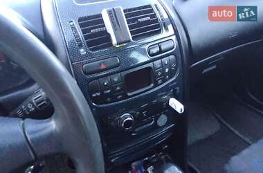 Ліфтбек Mitsubishi Carisma 1999 в Рівному