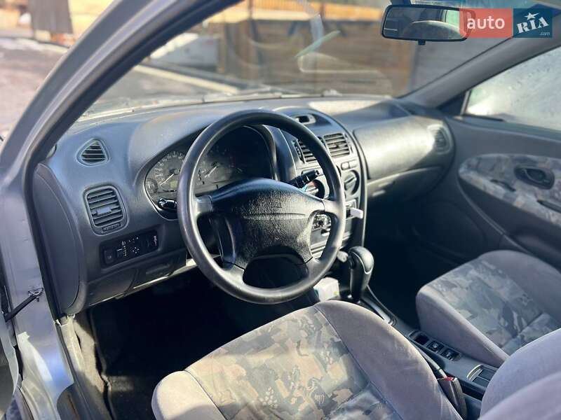 Седан Mitsubishi Carisma 1997 в Межгорье