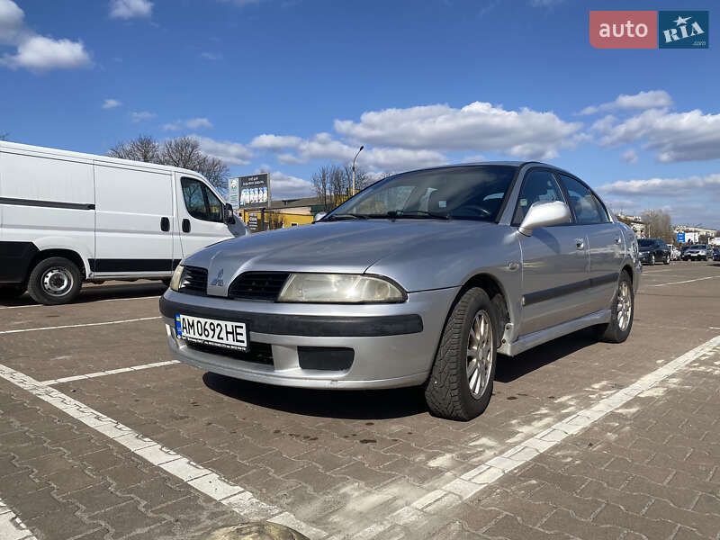 Лифтбек Mitsubishi Carisma 2002 в Житомире
