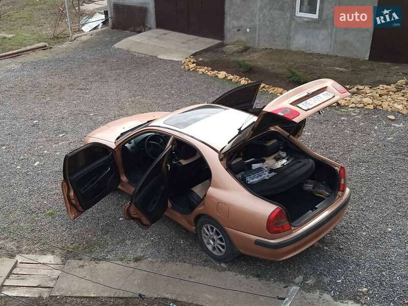 Лифтбек Mitsubishi Carisma 2001 в Доброславе