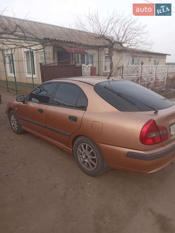 Лифтбек Mitsubishi Carisma 2001 в Доброславе