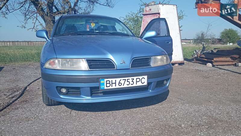 Седан Mitsubishi Carisma 2000 в Гайсине