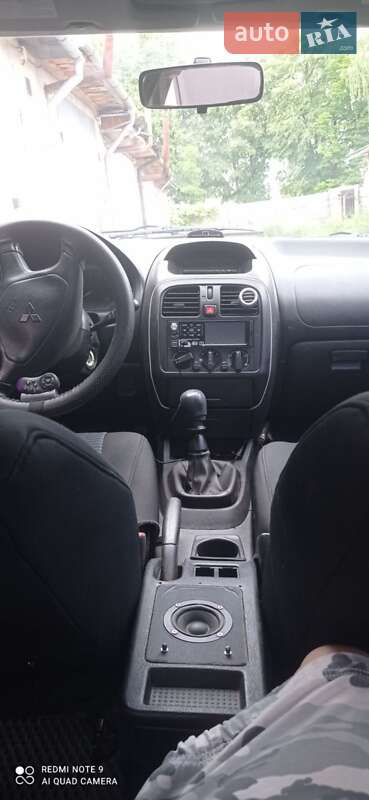 Седан Mitsubishi Carisma 2002 в Сокале