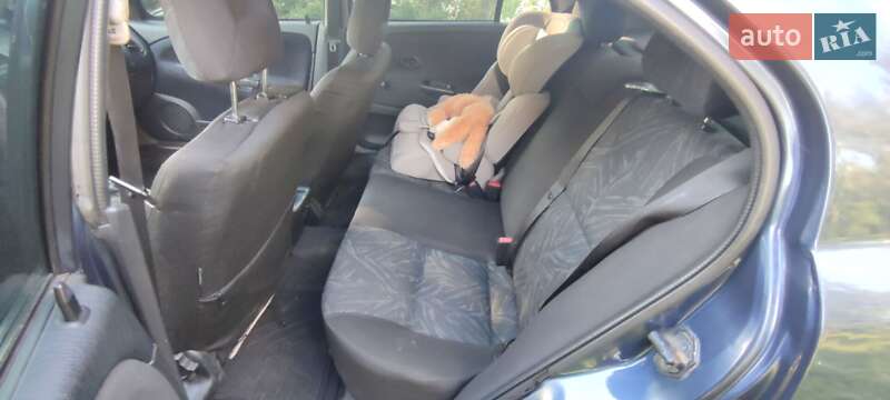 Лифтбек Mitsubishi Carisma 2000 в Нежине