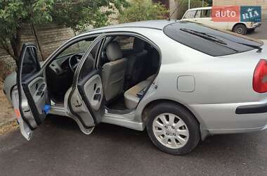 Ліфтбек Mitsubishi Carisma 2002 в Кривому Розі