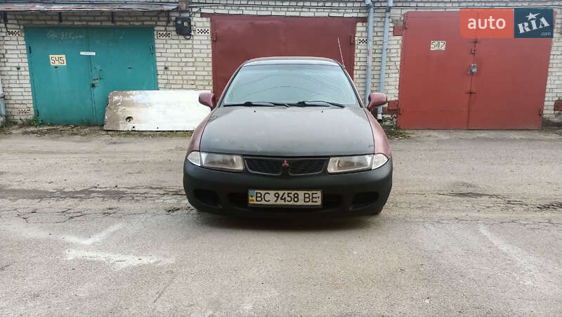 Седан Mitsubishi Carisma 1998 в Львове