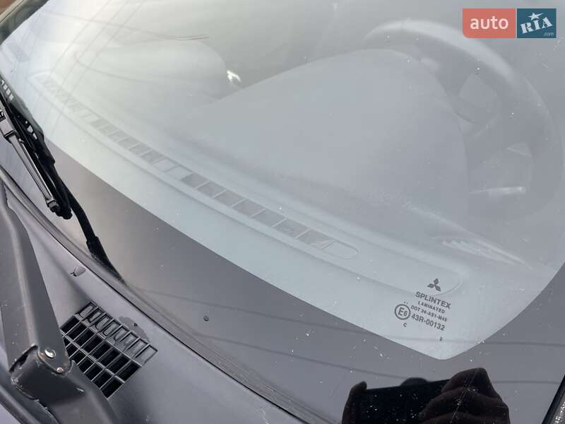 Седан Mitsubishi Carisma 2002 в Жмеринці