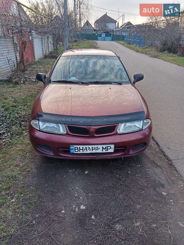 Седан Mitsubishi Carisma 1998 в Одессе