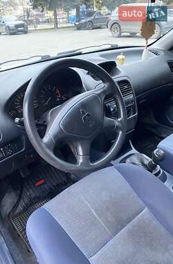Лифтбек Mitsubishi Carisma 2001 в 