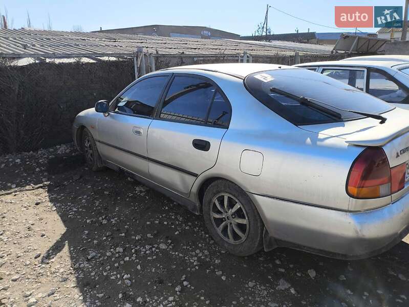 Лифтбек Mitsubishi Carisma 1996 в Одессе