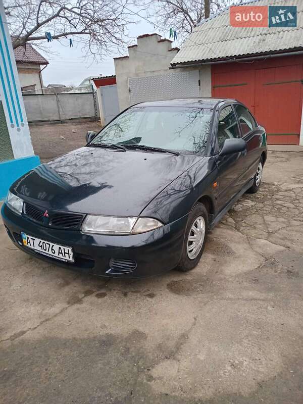 Лифтбек Mitsubishi Carisma 1998 в Городенке