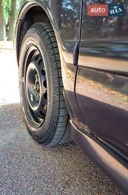 Лифтбек Mitsubishi Carisma 2001 в 