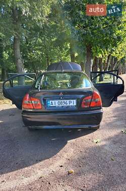 Лифтбек Mitsubishi Carisma 2001 в 