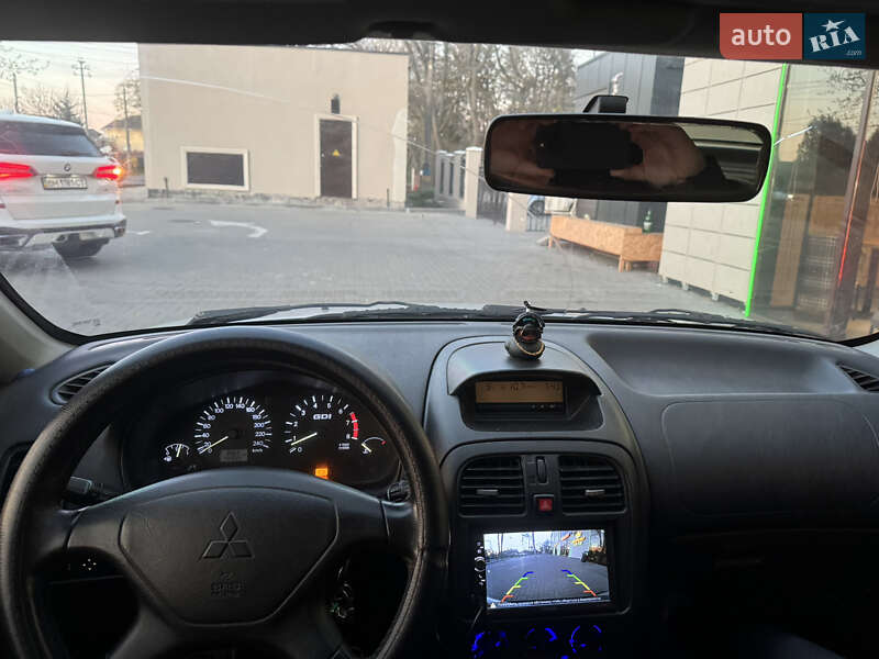 Ліфтбек Mitsubishi Carisma 2003 в Одесі
