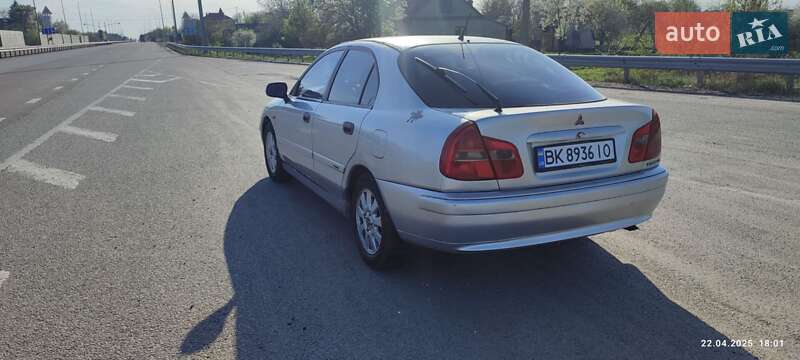 Лифтбек Mitsubishi Carisma 2001 в Дубно