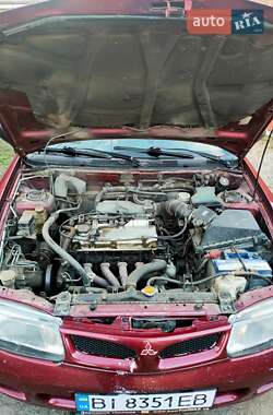 Ліфтбек Mitsubishi Carisma 1996 в 