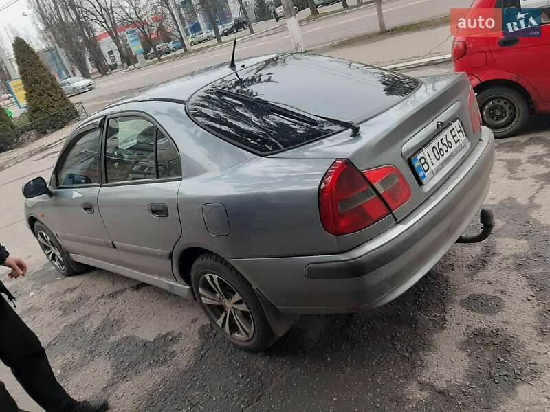 Ліфтбек Mitsubishi Carisma 2002 в Кременчуці