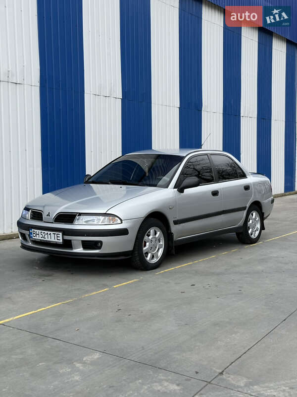 Седан Mitsubishi Carisma 1999 в 