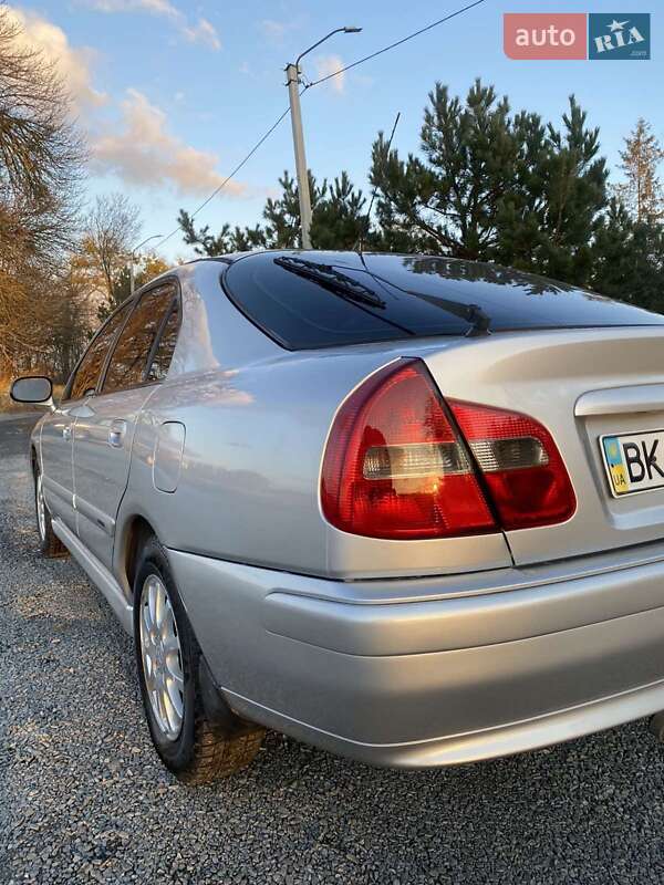 Седан Mitsubishi Carisma 2002 в Ровно