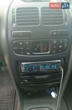 Ліфтбек Mitsubishi Carisma 1996 в 