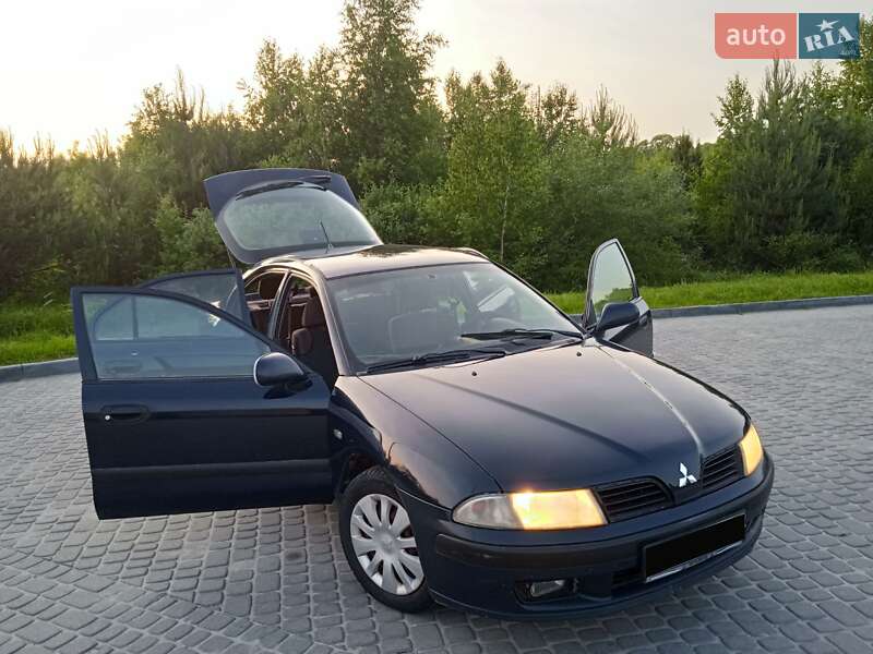 Ліфтбек Mitsubishi Carisma 1999 в Львові
