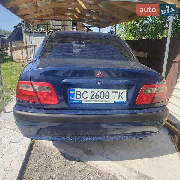Седан Mitsubishi Carisma 2002 в Винниках