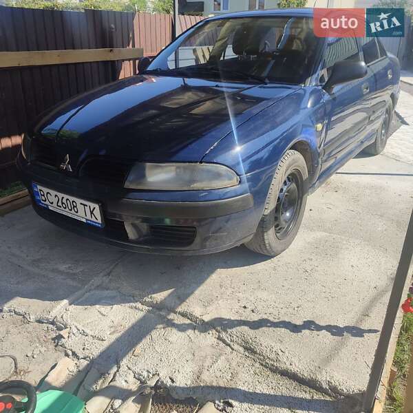 Седан Mitsubishi Carisma 2002 в Винниках