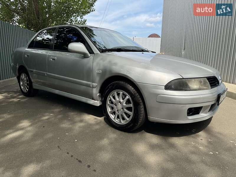 Седан Mitsubishi Carisma 2003 в Киеве