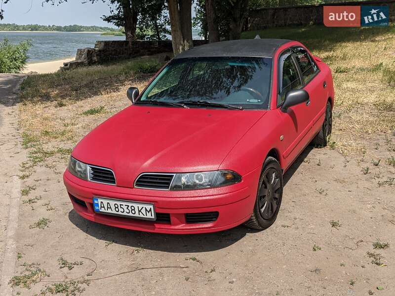 Седан Mitsubishi Carisma 2000 в Кременчуці