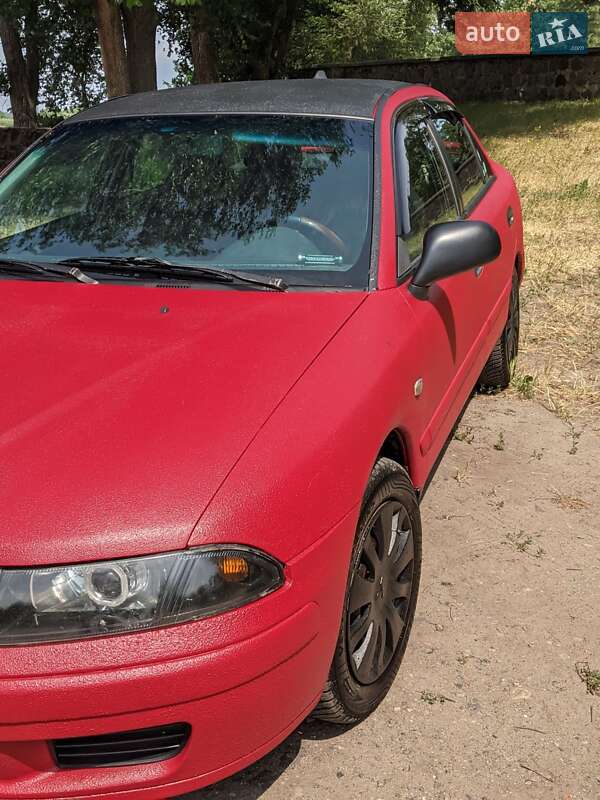 Седан Mitsubishi Carisma 2000 в Кременчуці