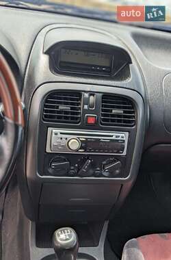Седан Mitsubishi Carisma 2000 в 