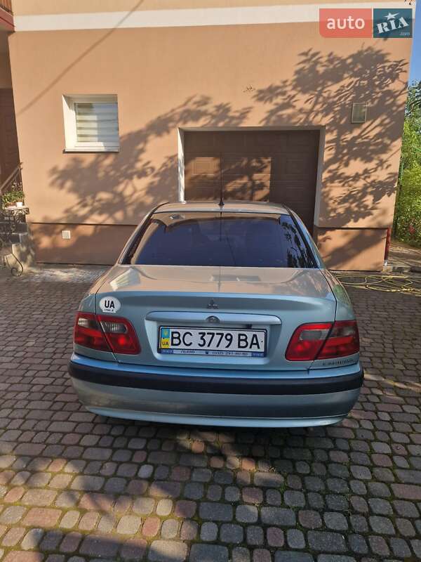 Седан Mitsubishi Carisma 2003 в Львові