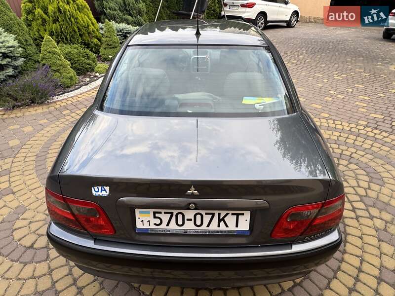 Седан Mitsubishi Carisma 2004 в Львове