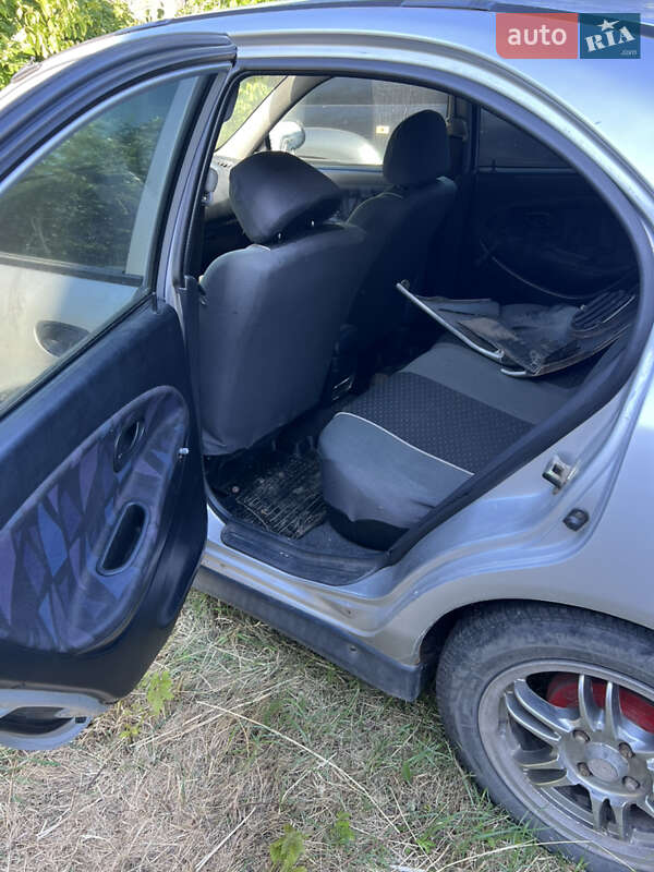 Седан Mitsubishi Carisma 1997 в Ивано-Франковске