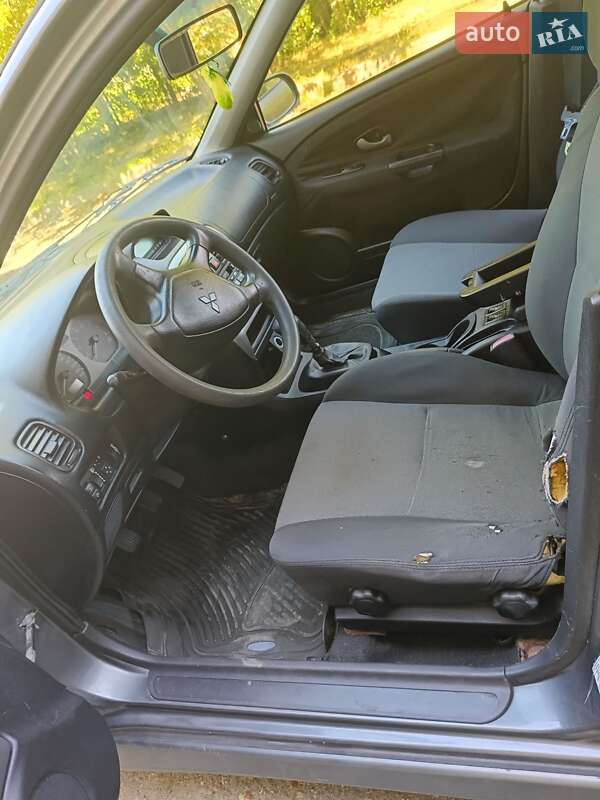 Седан Mitsubishi Carisma 2003 в Тернополе