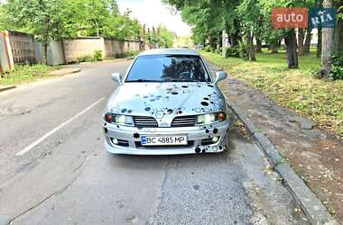 Седан Mitsubishi Carisma 2002 в Самборе