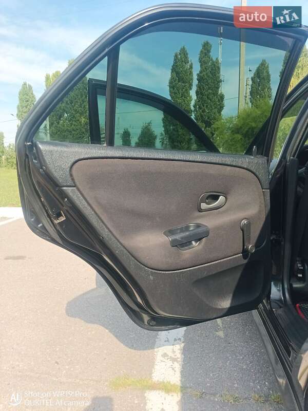 Седан Mitsubishi Carisma 2003 в Кременчуці