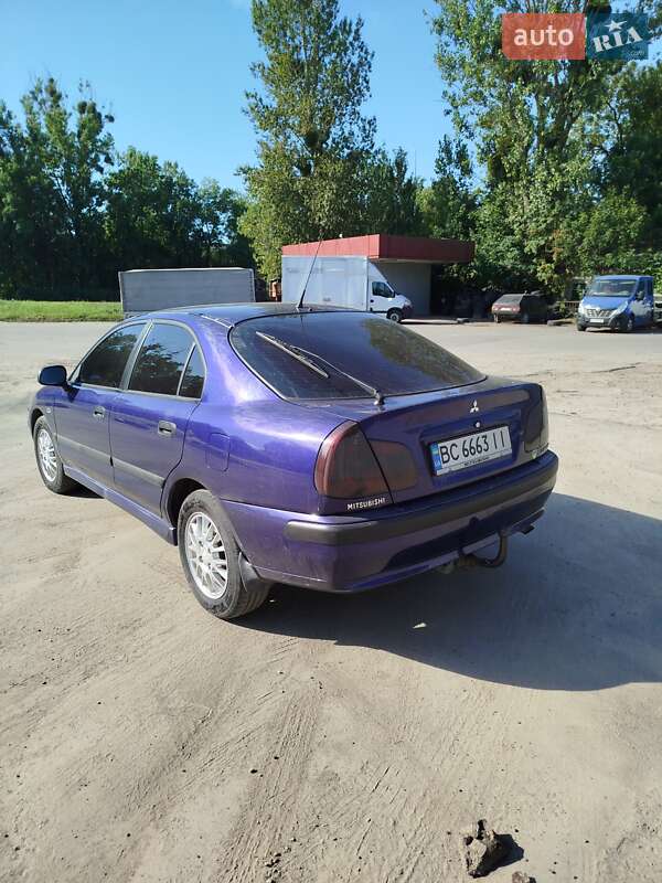 Ліфтбек Mitsubishi Carisma 2003 в Львові