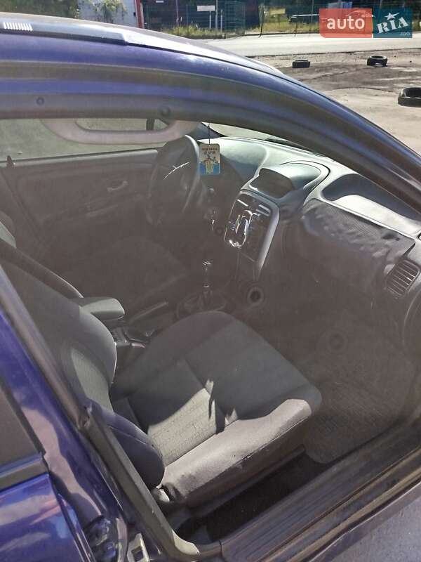 Ліфтбек Mitsubishi Carisma 2003 в Львові