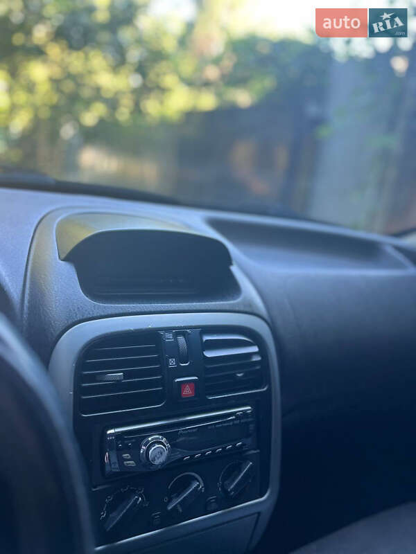 Лифтбек Mitsubishi Carisma 2003 в Одессе