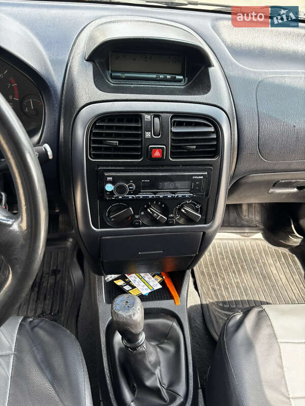 Седан Mitsubishi Carisma 2003 в Запорожье