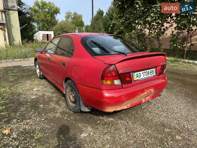 Лифтбек Mitsubishi Carisma 1996 в Иршаве